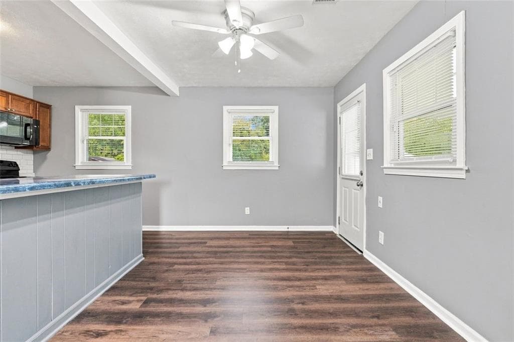 3 bedroom, 2 bathroom, 1,075 sq ft single family residence under contract at 1465 E Highpoint Drive, Douglasville, GA 30134 — photo 10