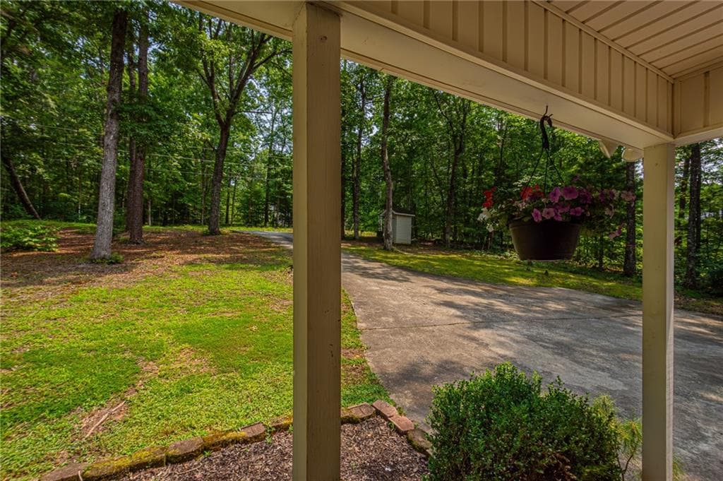 3 bedroom, 2 bathroom, 1,232 sq ft single family residence under contract at 77 Williams Way, Dahlonega, GA 30533 — photo 4
