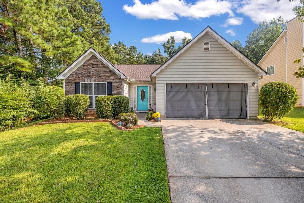 3 bedroom, 2 bathroom, 1,384 sq ft single family residence for sale at 420 Stone Ridge Way, Covington, GA 30016 — photo 2