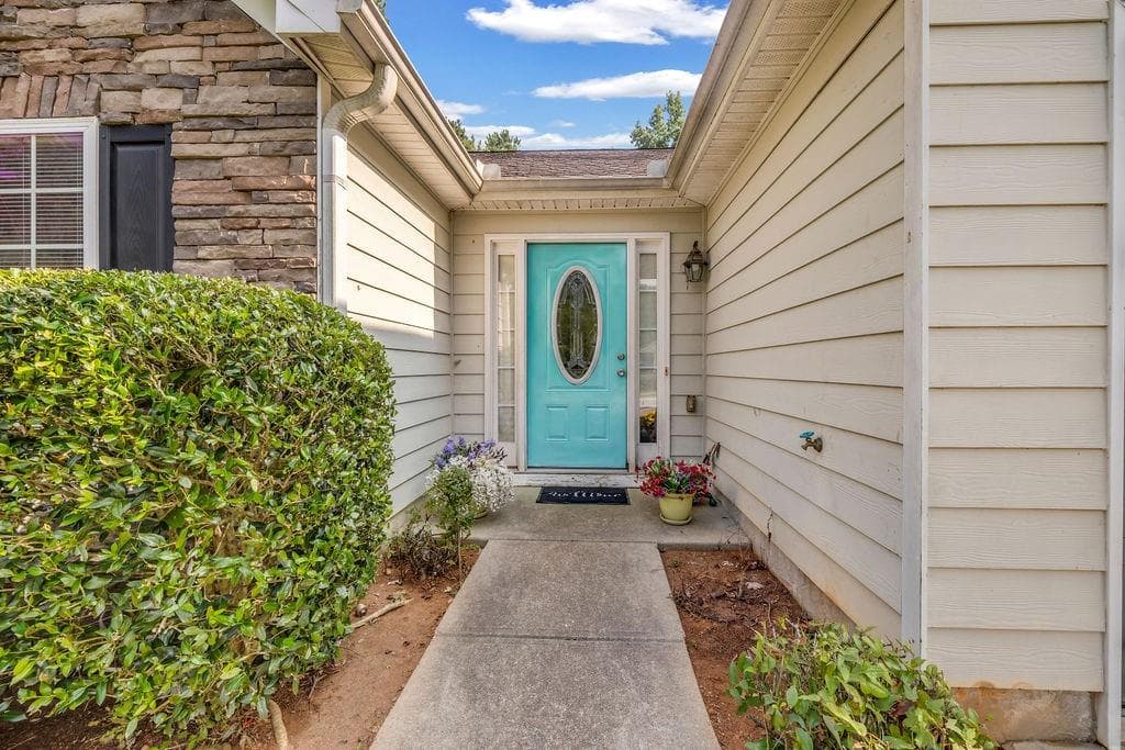 3 bedroom, 2 bathroom, 1,384 sq ft single family residence for sale at 420 Stone Ridge Way, Covington, GA 30016 — photo 4