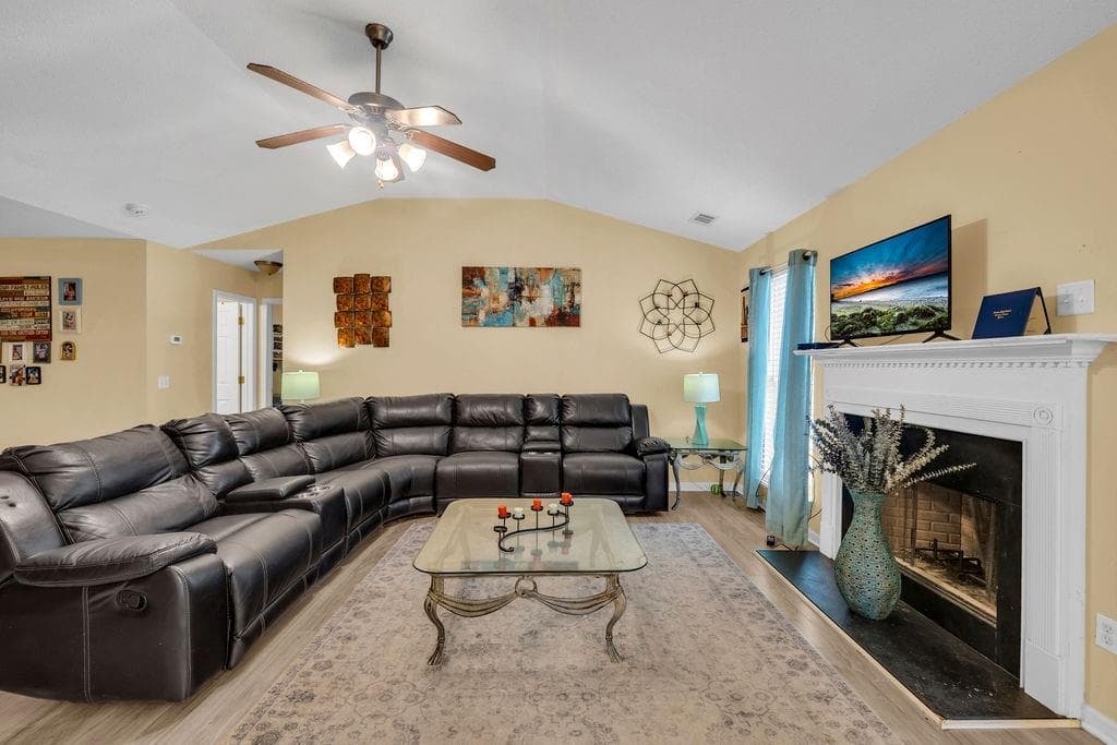 3 bedroom, 2 bathroom, 1,384 sq ft single family residence for sale at 420 Stone Ridge Way, Covington, GA 30016 — photo 6