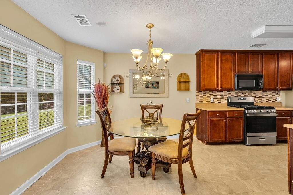 3 bedroom, 2 bathroom, 1,384 sq ft single family residence for sale at 420 Stone Ridge Way, Covington, GA 30016 — photo 7