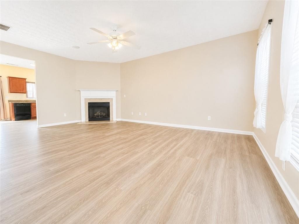 4 bedroom, 3 bathroom, 1,728 sq ft townhouse for rent at 4171 Magnolia Glen Walk, Norcross, GA 30093 for $2,050 a month — photo 3
