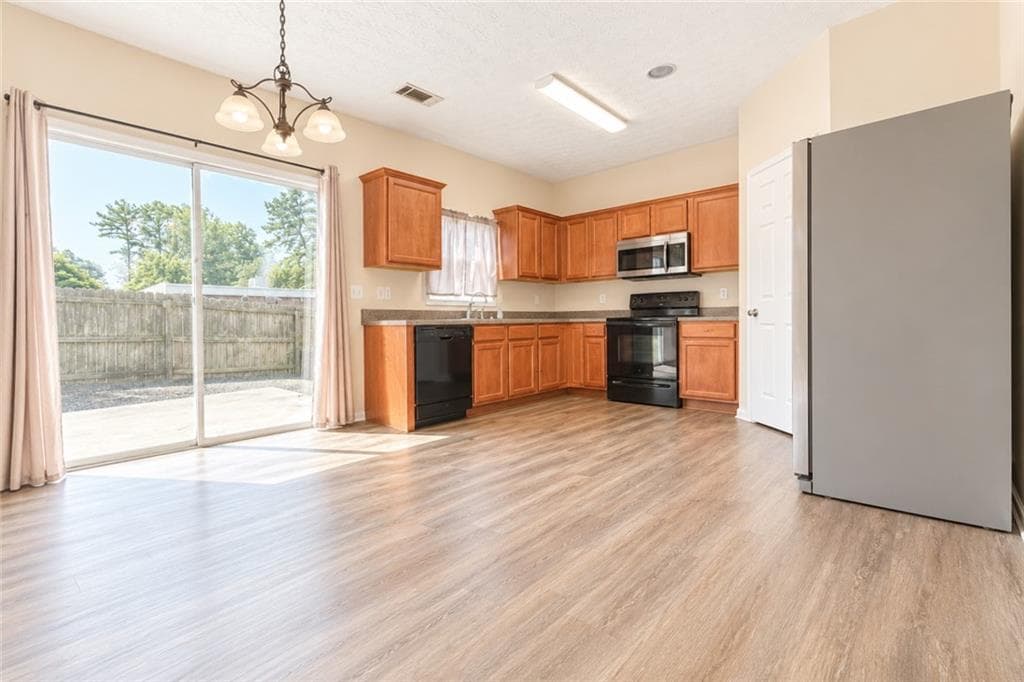 4 bedroom, 3 bathroom, 1,728 sq ft townhouse for rent at 4171 Magnolia Glen Walk, Norcross, GA 30093 for $2,050 a month — photo 5