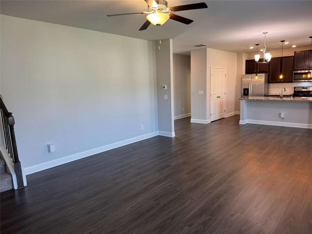 4 bedroom, 3 bathroom, 2,225 sq ft single family residence for rent at 4472 Beechnut View, Gainesville, GA 30504 for $2,350 a month — photo 9
