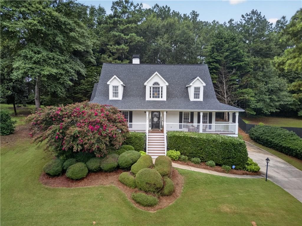 3 bedroom, 4 bathroom, 2,528 sq ft single family residence under contract at 106 Bexley Lane, Douglasville, GA 30134 — photo 2