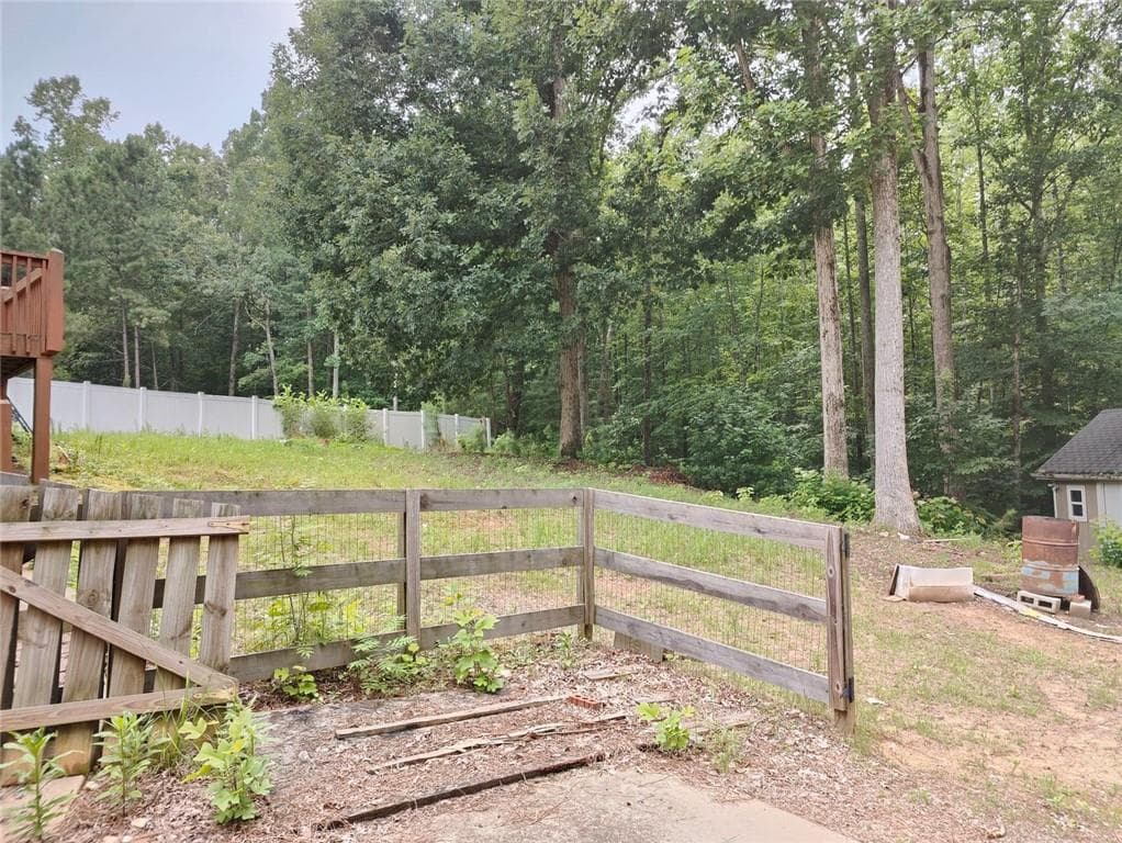 5 bedroom, 4 bathroom, 3,109 sq ft single family residence for sale at 305 Shoals Trail, Dallas, GA 30132 — photo 4