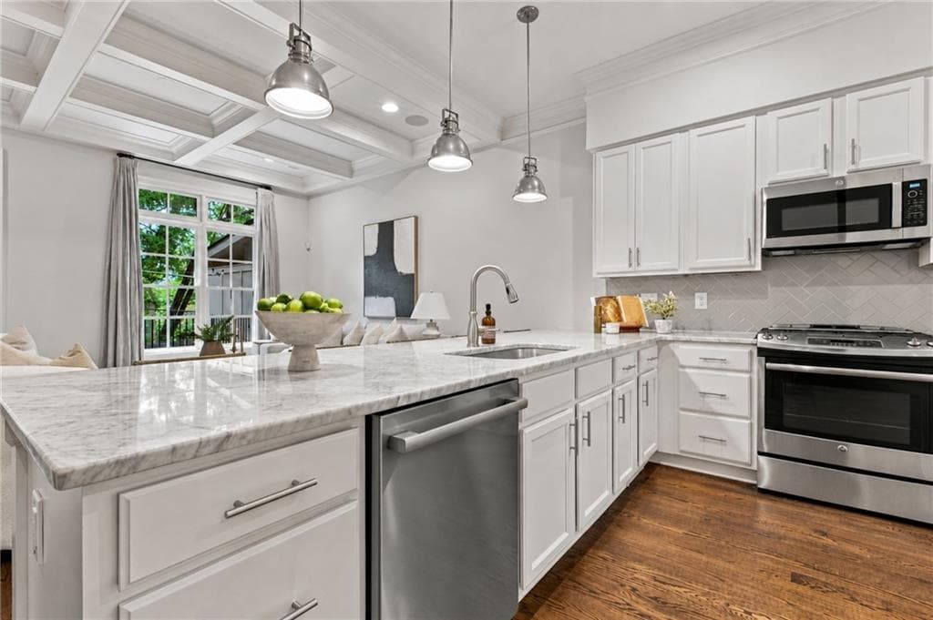 3 bedroom, 4 bathroom, 2,460 sq ft townhouse under contract at 818 Virginia Park Circle, Atlanta, GA 30306 — photo 8