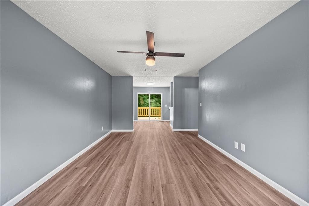 4 bedroom, 3 bathroom, 1,872 sq ft single family residence under contract at 3214 Headrick Circle, Dalton, GA 30721 — photo 8