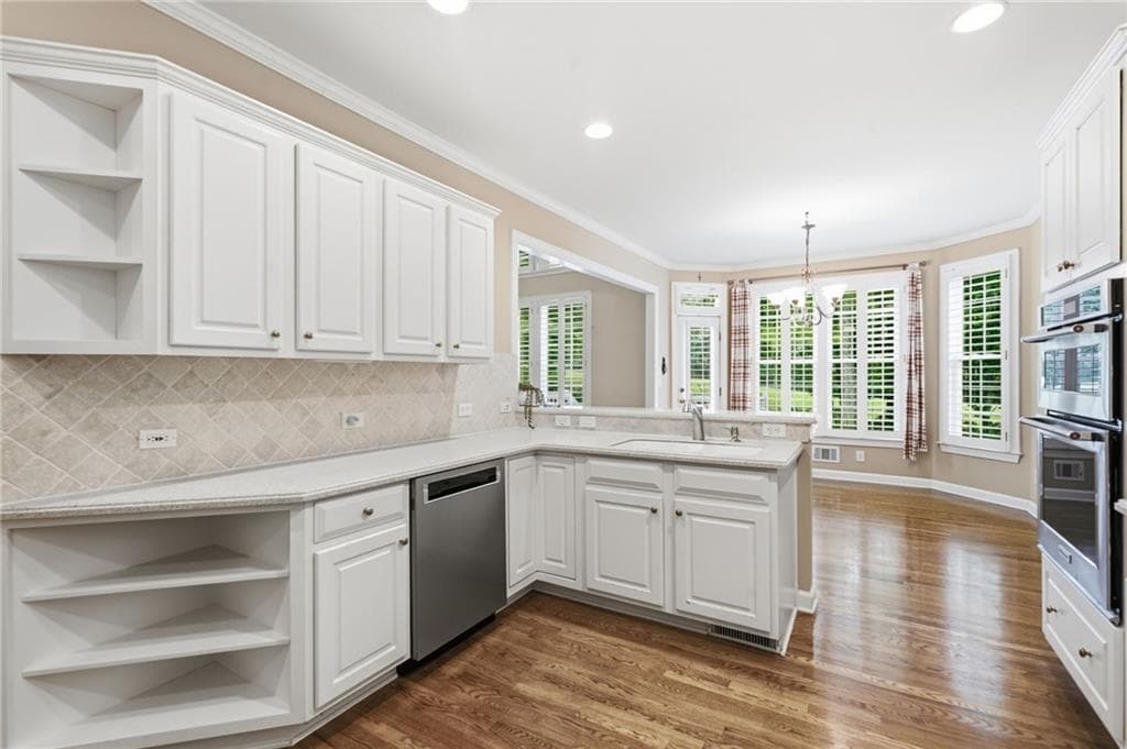 4 bedroom, 4 bathroom, 2,553 sq ft single family residence for sale at 5305 Davenport Manor, Cumming, GA 30041 — photo 9