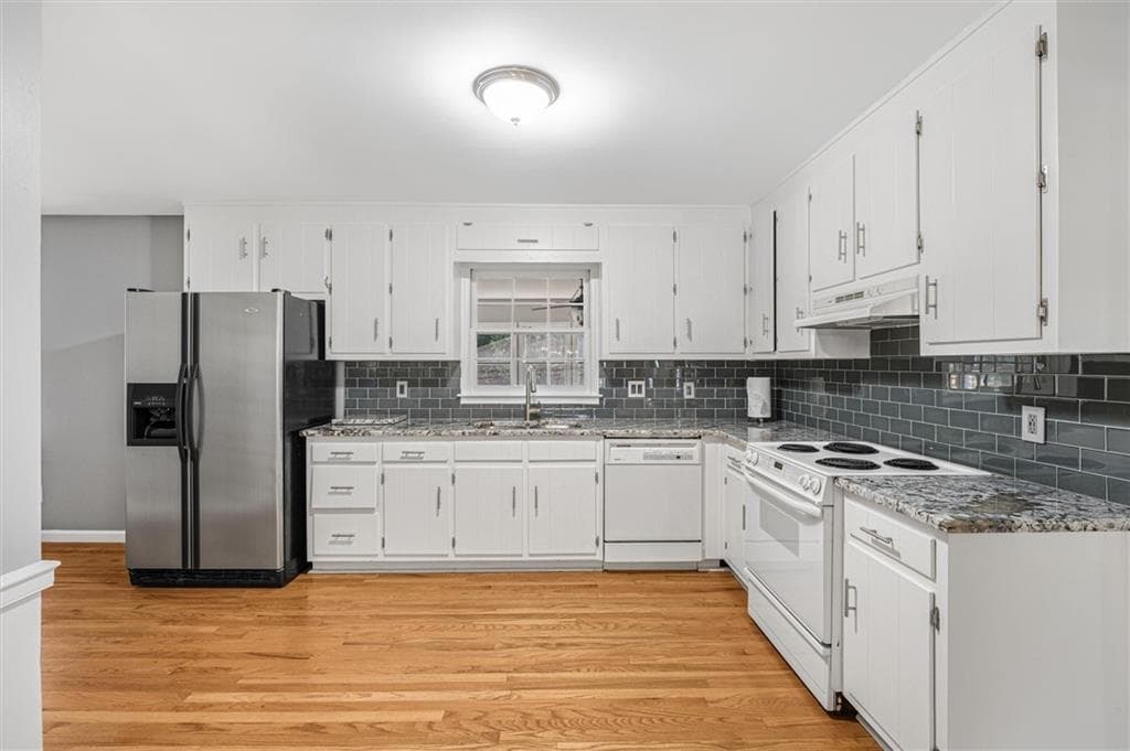 3 bedroom, 2 bathroom, 2,357 sq ft single family residence for sale at 226 Machelle Lane, Marietta, GA 30064 — photo 7