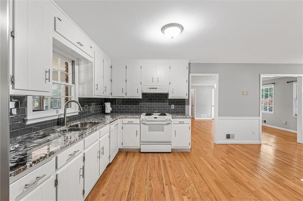 3 bedroom, 2 bathroom, 2,357 sq ft single family residence for sale at 226 Machelle Lane, Marietta, GA 30064 — photo 8