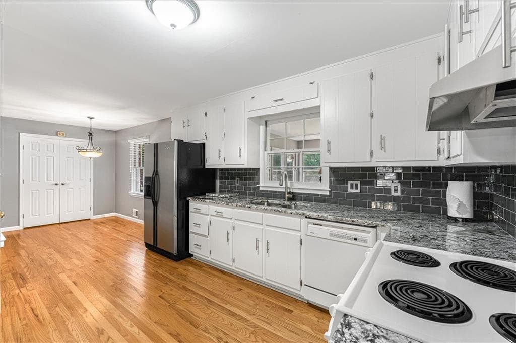 3 bedroom, 2 bathroom, 2,357 sq ft single family residence for sale at 226 Machelle Lane, Marietta, GA 30064 — photo 9