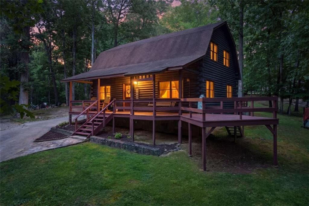 4 bedroom, 2 bathroom, 1,412 sq ft single family residence for sale at 5454 Carolean Street, Gainesville, GA 30506 — photo 2