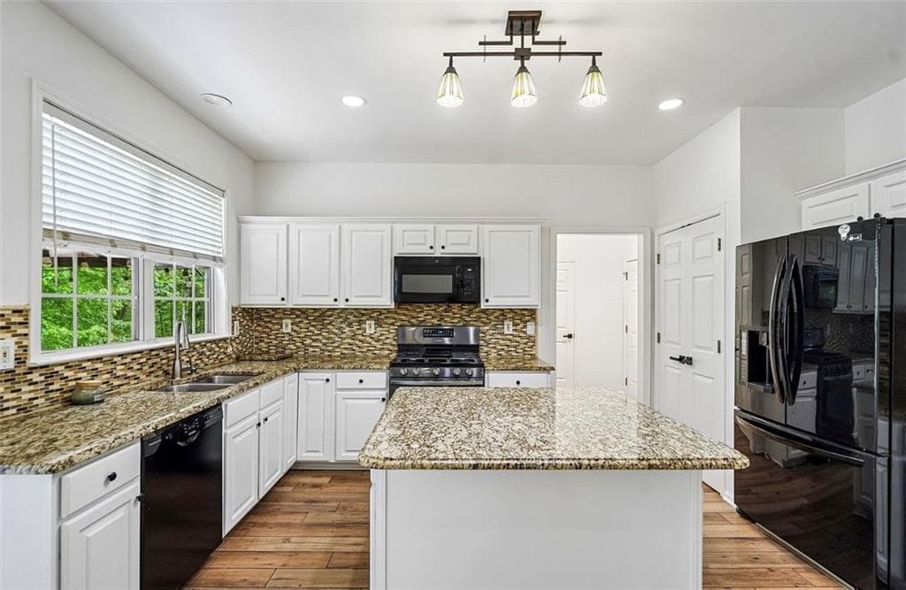 5 bedroom, 4 bathroom, 4,693 sq ft single family residence for rent at 5157 Wellisford Court, Suwanee, GA 30024 for $3,500 a month — photo 10