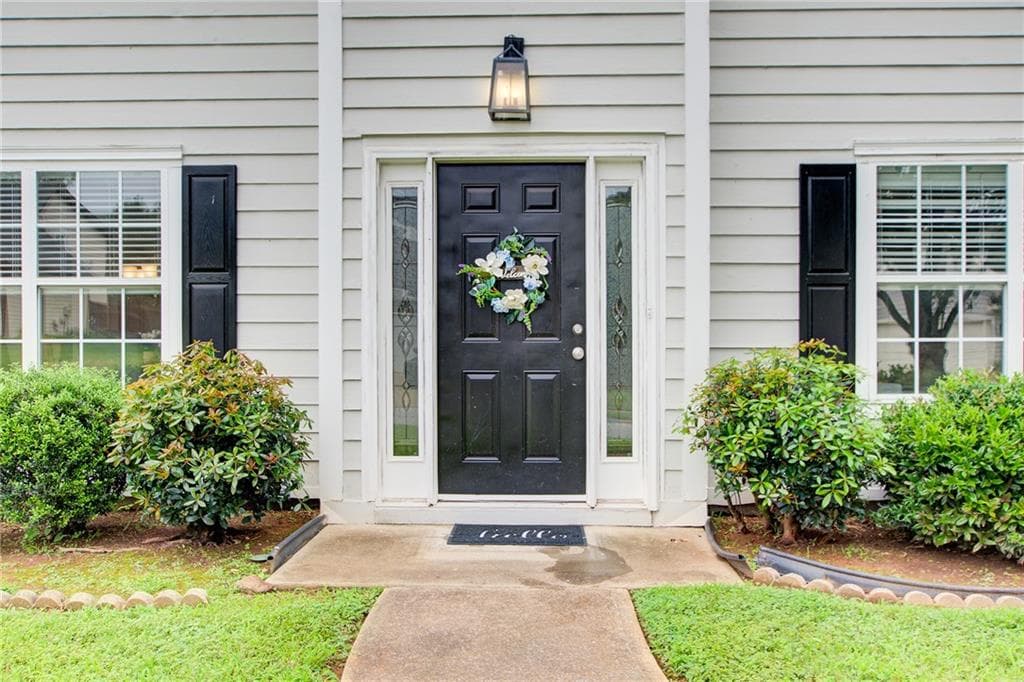 3 bedroom, 3 bathroom, 1,796 sq ft single family residence for sale at 2175 Windstream Lane, Marietta, GA 30060 — photo 2