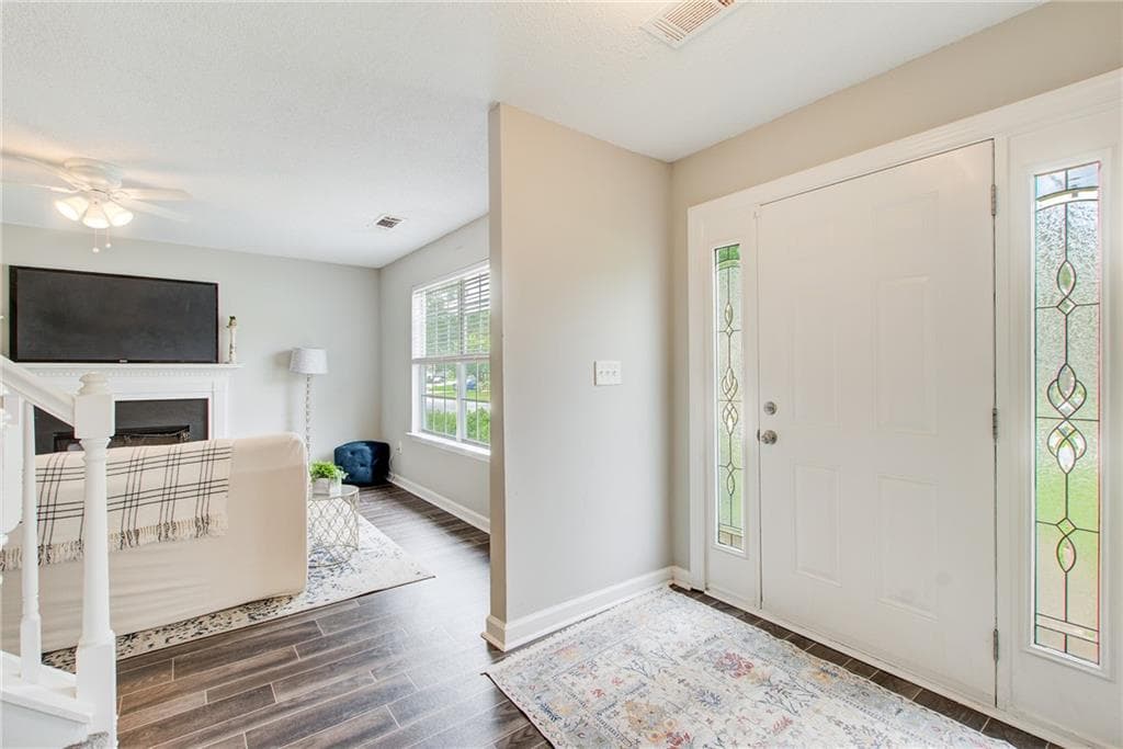 3 bedroom, 3 bathroom, 1,796 sq ft single family residence for sale at 2175 Windstream Lane, Marietta, GA 30060 — photo 3