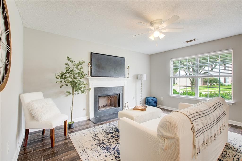 3 bedroom, 3 bathroom, 1,796 sq ft single family residence for sale at 2175 Windstream Lane, Marietta, GA 30060 — photo 4