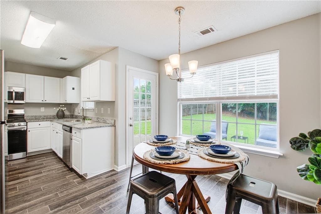 3 bedroom, 3 bathroom, 1,796 sq ft single family residence for sale at 2175 Windstream Lane, Marietta, GA 30060 — photo 9