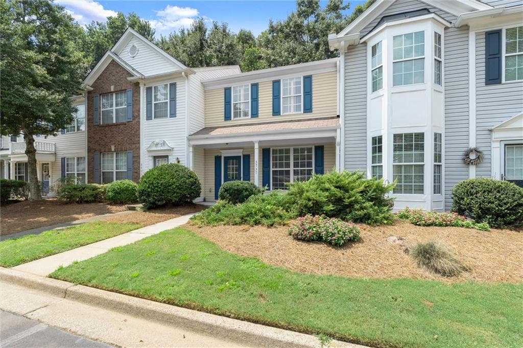 2 bedroom, 3 bathroom, 1,232 sq ft townhouse for sale at 3737 Berkeley Crossing, Duluth, GA 30096 — photo 3