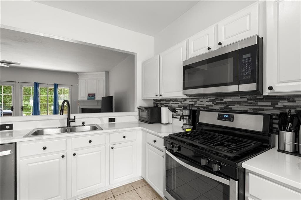 2 bedroom, 3 bathroom, 1,232 sq ft townhouse for sale at 3737 Berkeley Crossing, Duluth, GA 30096 — photo 8