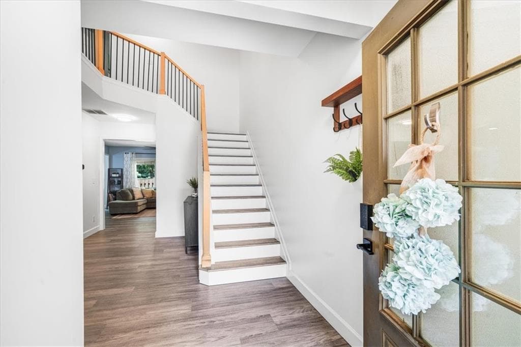 3 bedroom, 3 bathroom, 1,985 sq ft townhouse for sale at 4977 Berkeley Oak Drive, Peachtree Corners, GA 30092 — photo 3