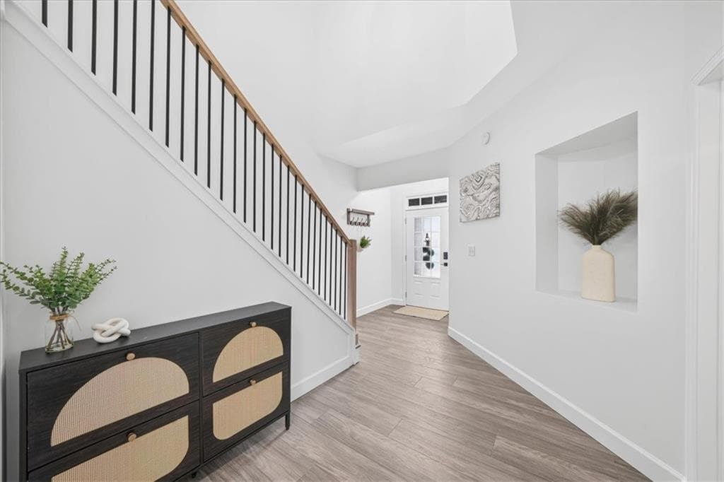 3 bedroom, 3 bathroom, 1,985 sq ft townhouse for sale at 4977 Berkeley Oak Drive, Peachtree Corners, GA 30092 — photo 4