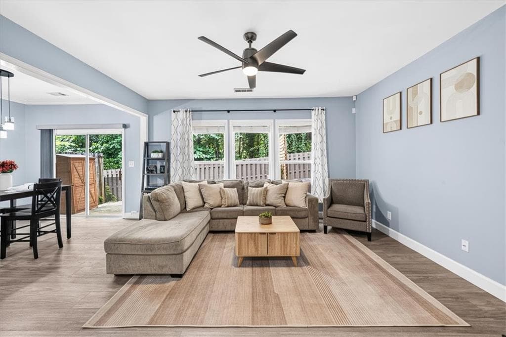 3 bedroom, 3 bathroom, 1,985 sq ft townhouse for sale at 4977 Berkeley Oak Drive, Peachtree Corners, GA 30092 — photo 6