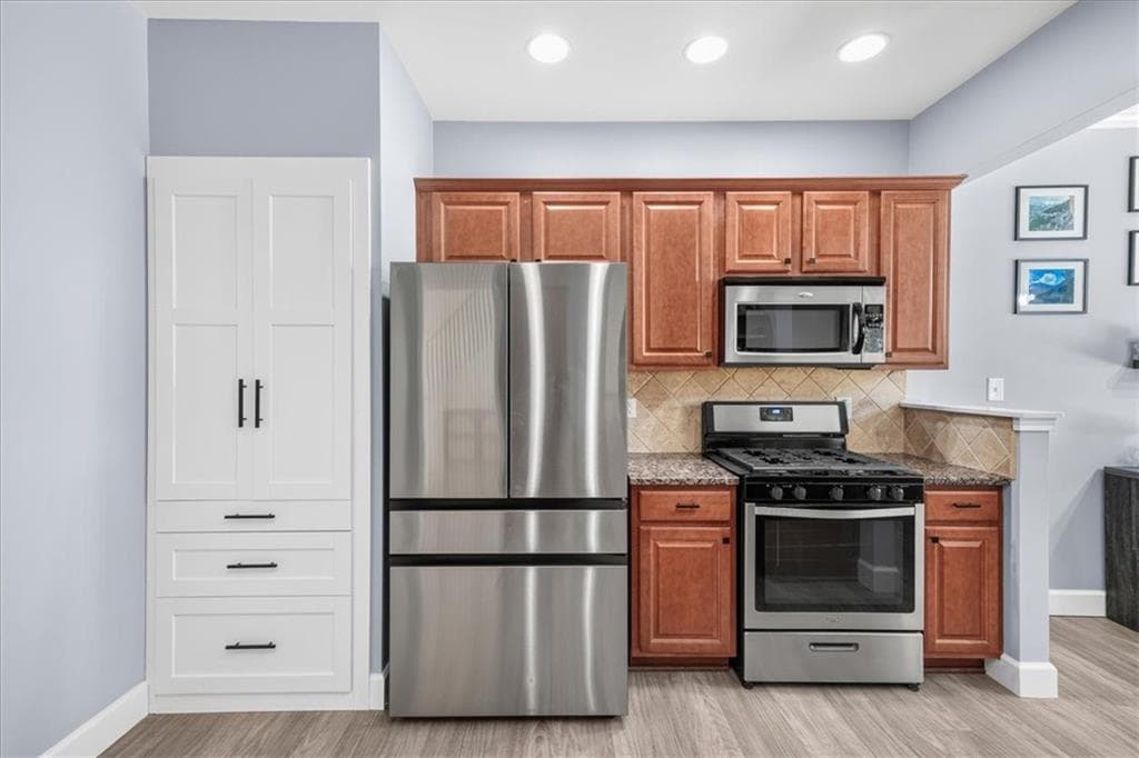 3 bedroom, 3 bathroom, 1,985 sq ft townhouse for sale at 4977 Berkeley Oak Drive, Peachtree Corners, GA 30092 — photo 10