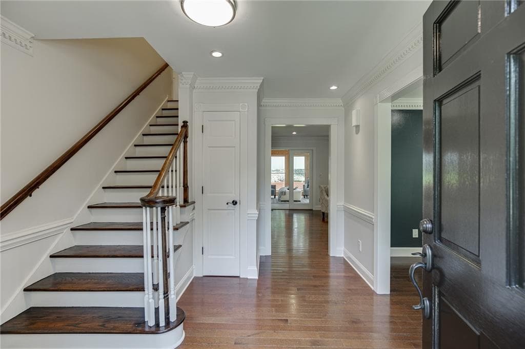 4 bedroom, 4 bathroom, 4,583 sq ft single family residence for sale at 315 Derby Ridge Trace, Roswell, GA 30075 — photo 2