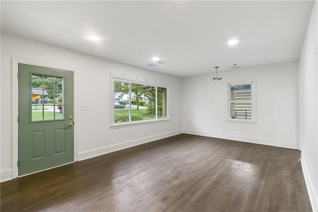 3 bedroom, 2 bathroom, 1,148 sq ft single family residence for sale at 1707 Mckenzie Drive, Decatur, GA 30032 — photo 3