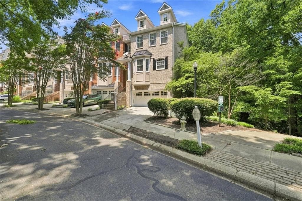 4 bedroom, 4 bathroom, 3,217 sq ft townhouse for sale at 1017 Emory Parc Place, Decatur, GA 30033 — photo 2