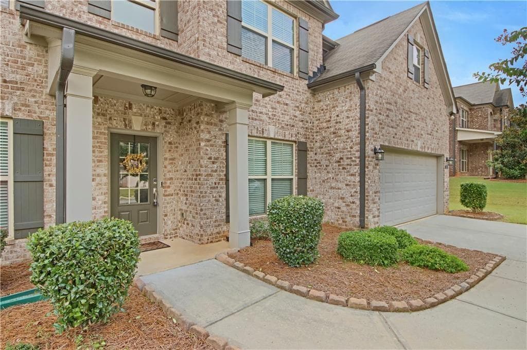 5 bedroom, 3 bathroom, 2,746 sq ft single family residence for rent at 551 Wagon Hill Lane, Sugar Hill, GA 30518 for $3,000 a month — photo 3