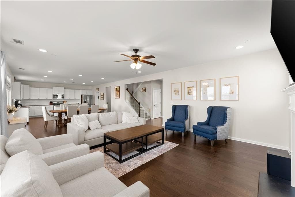 4 bedroom, 3 bathroom, 2,905 sq ft single family residence under contract at 2064 Woodmarsh Circle, Auburn, GA 30011 — photo 7