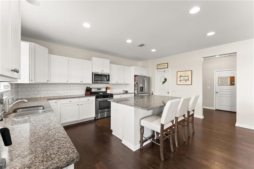 4 bedroom, 3 bathroom, 2,905 sq ft single family residence under contract at 2064 Woodmarsh Circle, Auburn, GA 30011 — photo 9