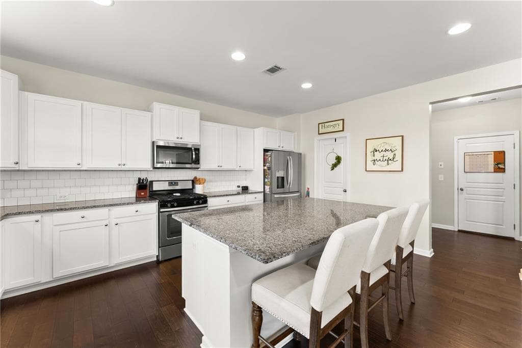 4 bedroom, 3 bathroom, 2,905 sq ft single family residence under contract at 2064 Woodmarsh Circle, Auburn, GA 30011 — photo 10