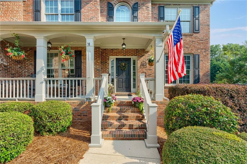 6 bedroom, 5 bathroom, 5,255 sq ft single family residence for sale at 5680 Cascade Trail, Cumming, GA 30040 — photo 3