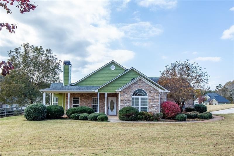 3 bedroom, 2 bathroom, 1,758 sq ft single family residence for rent at 300 Mckendree Court, Bethlehem, GA 30620 for $1,995 a month — photo 1 of 40