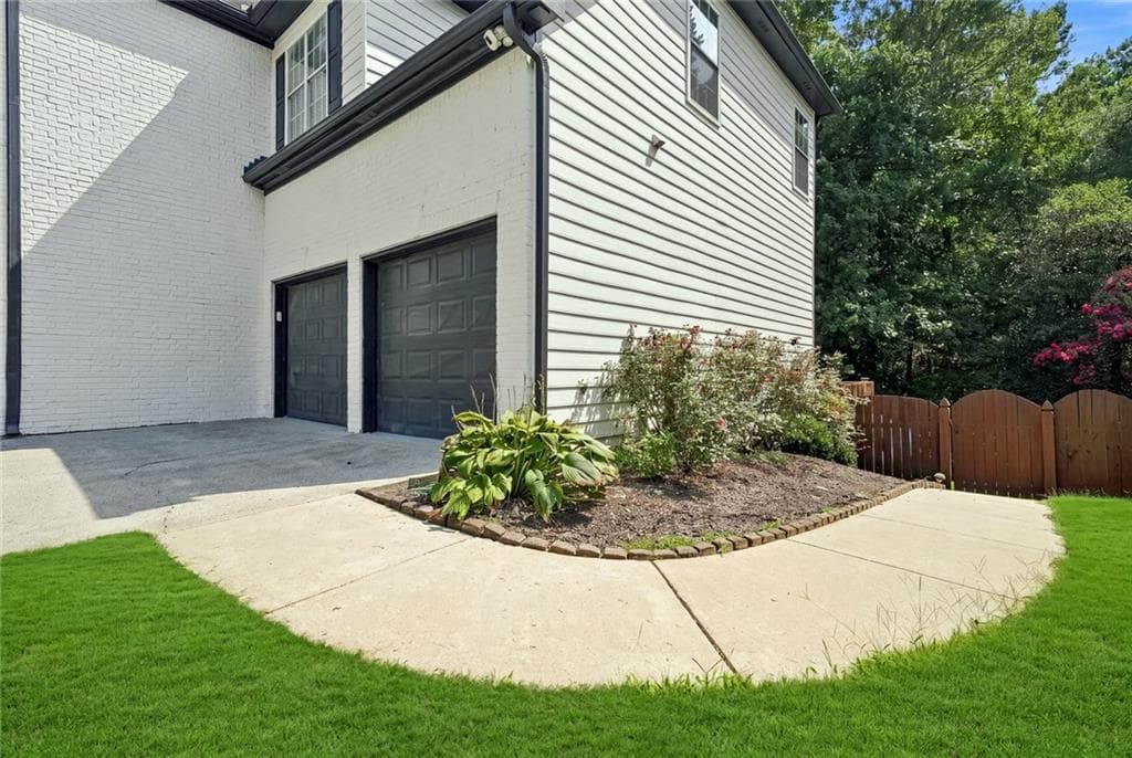 5 bedroom, 4 bathroom, 3,686 sq ft single family residence for sale at 2150 Pendleton Place, Suwanee, GA 30024 — photo 3