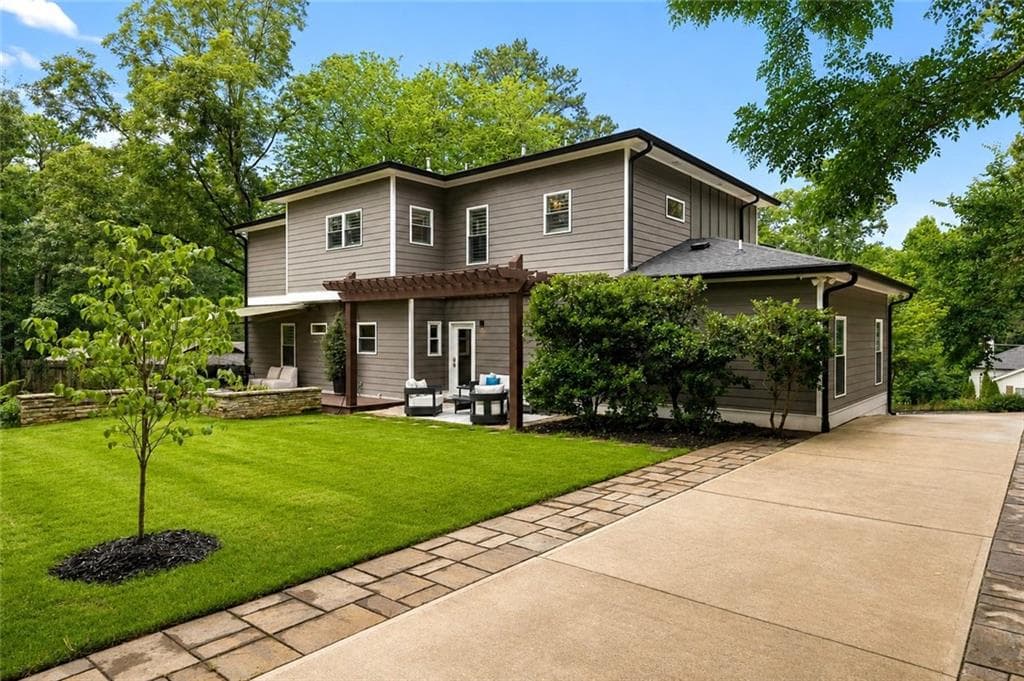 5 bedroom, 3 bathroom, 2,867 sq ft single family residence for sale at 1392 Rupert Road, Decatur, GA 30030 — photo 2