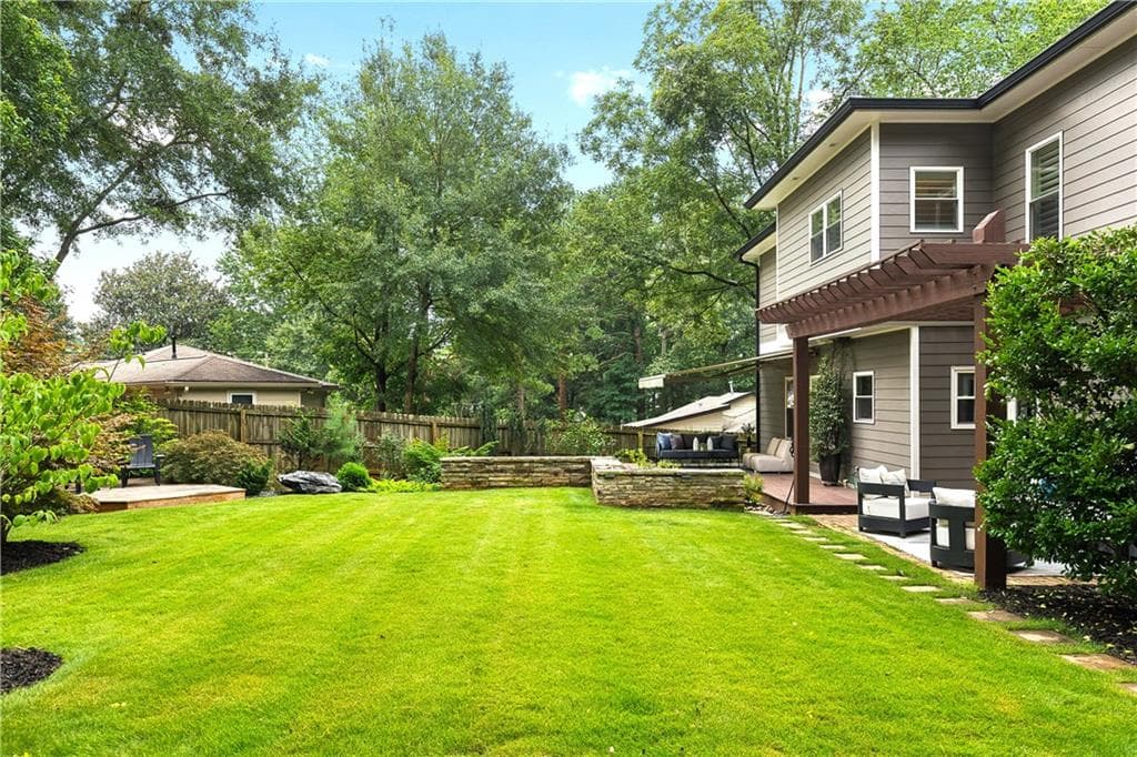 5 bedroom, 3 bathroom, 2,867 sq ft single family residence for sale at 1392 Rupert Road, Decatur, GA 30030 — photo 3