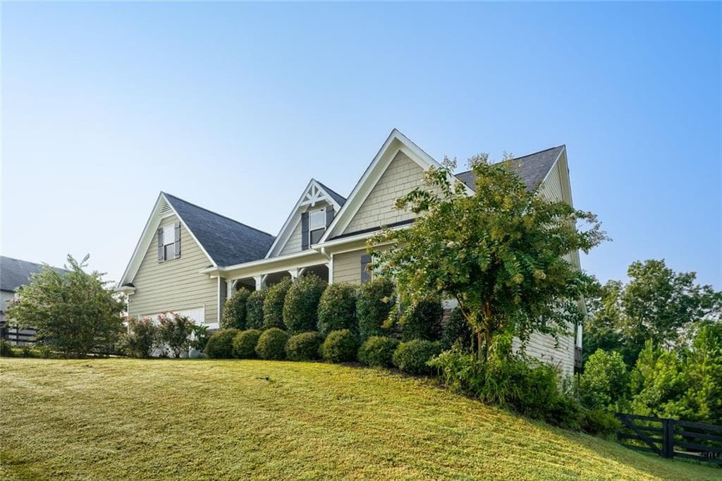 5 bedroom, 4 bathroom, 4,966 sq ft single family residence under contract at 486 Riverwalk Manor Drive, Dallas, GA 30132 — photo 2