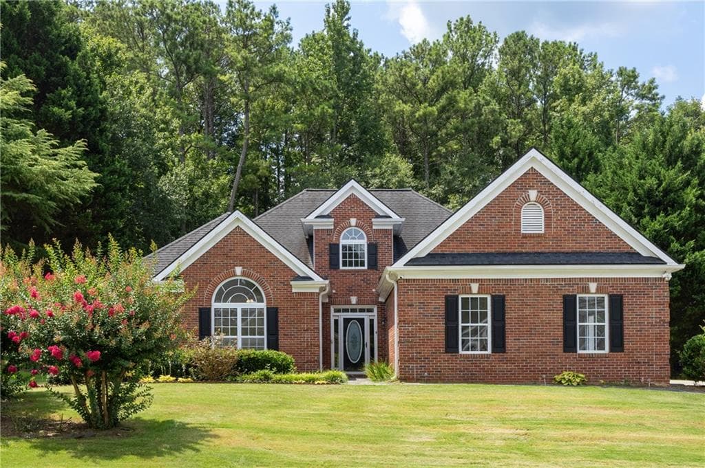 3 bedroom, 3 bathroom, 2,192 sq ft single family residence under contract at 2591 Chipping Court, Villa Rica, GA 30180
