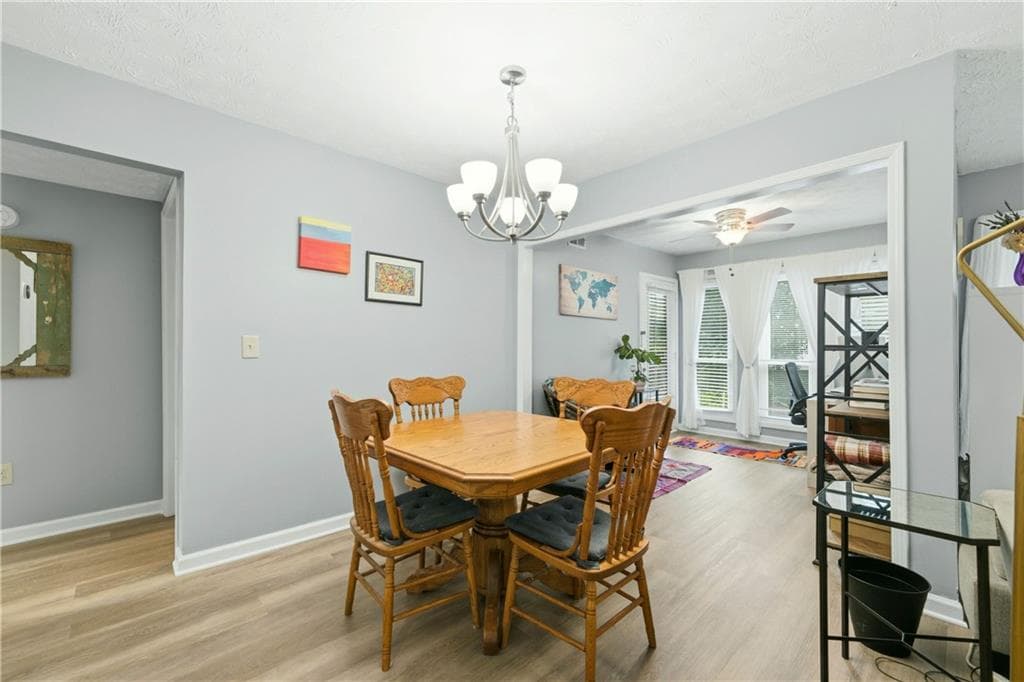 2 bedroom, 2 bathroom, 1,182 sq ft condominium for sale at 4097 Woodridge Way, Tucker, GA 30084 — photo 6