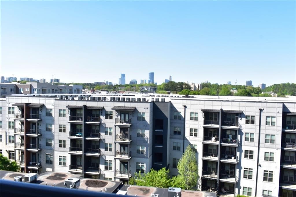 2 bedroom, 2 bathroom, 1,111 sq ft condominium under contract at 711 Cosmopolitan Drive 715, Atlanta, GA 30324 — photo 7