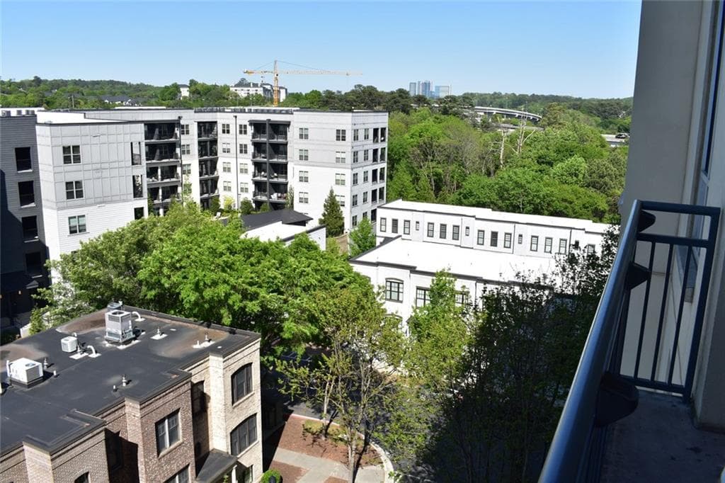 2 bedroom, 2 bathroom, 1,111 sq ft condominium under contract at 711 Cosmopolitan Drive 715, Atlanta, GA 30324 — photo 8