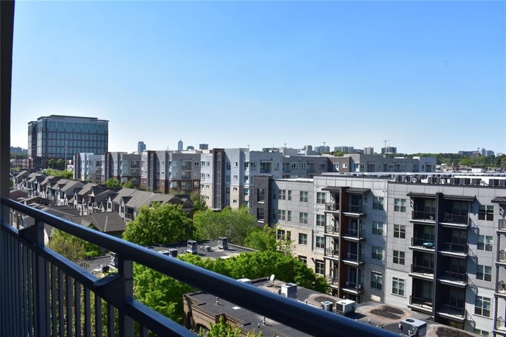 2 bedroom, 2 bathroom, 1,111 sq ft condominium under contract at 711 Cosmopolitan Drive 715, Atlanta, GA 30324 — photo 9