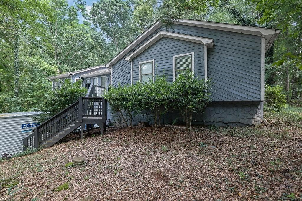 3 bedroom, 2 bathroom, 2,552 sq ft single family residence for sale at 2721 Pine Cone Lane, Duluth, GA 30096 — photo 4