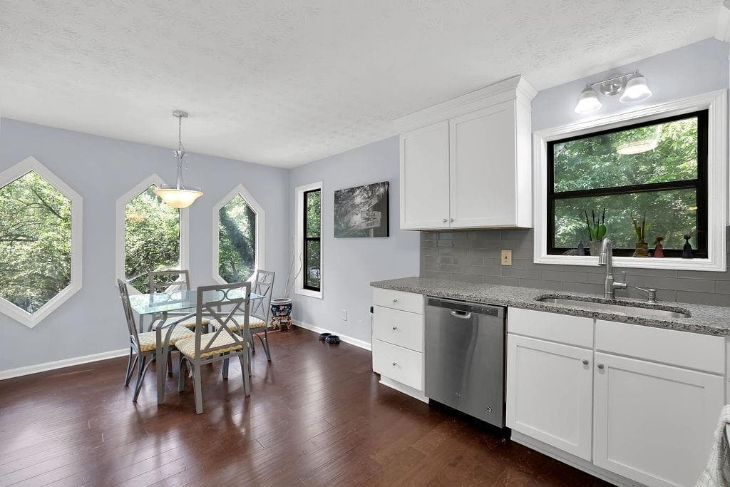 3 bedroom, 2 bathroom, 2,552 sq ft single family residence for sale at 2721 Pine Cone Lane, Duluth, GA 30096 — photo 10