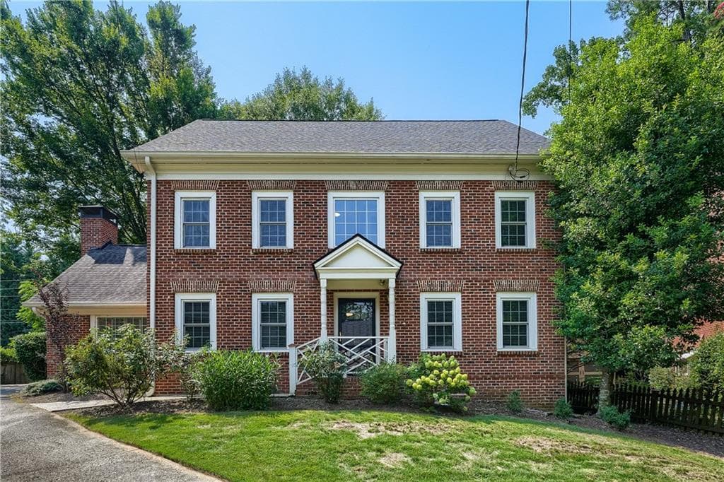 4 bedroom, 3 bathroom, 2,679 sq ft single family residence for sale at 3115 Queens Walk, Atlanta, GA 30345